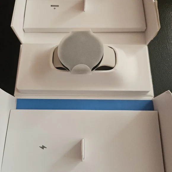 Google Pixel Watch 2 - Black and Silver